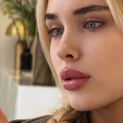 Laura_Petrova_'s profile picture. ✨Take life seriously, keep smiling and make every day worth looking forward to  #⛷️ #☕ 
🚫Hate porno
🙅‍♀️Repost ≠ Support
🧘‍♀️Come for peace, not for drama
 ✨