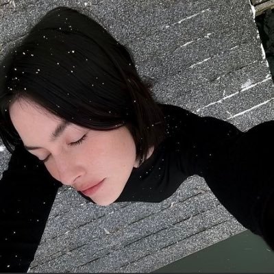 deepbluegclden's profile picture. don’t you know that i am right here