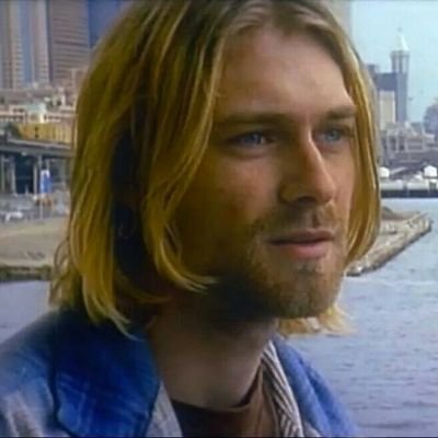 surrealistangel's profile picture. 🏳️‍🌈 | 📍napoli | 26 | bi | i've been locked inside your heart-shaped box for weeks | she;her