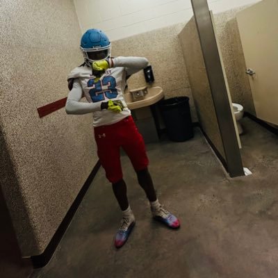 MickelStrong's profile picture. Monterey High School Class of 27🏈 Pos: Wr,Db |205 bench| 315 squat |295 power clean| Hungry Ball hawk🦅 |Aggresive/physical high  play  recognition