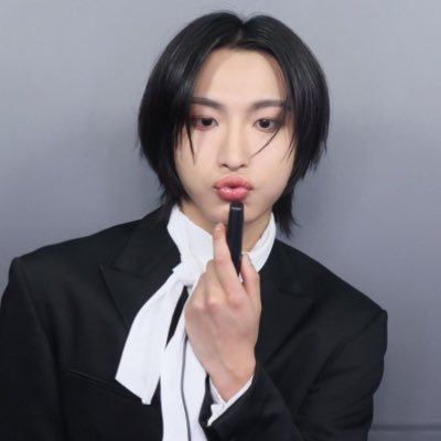 NO1LIKEVALE's profile picture. 🇲🇽 | kpop, vkei, the weeknd enthusiast ! eng/spa/pt-br