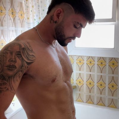 Carlosd2869's profile picture. IG: carlosd28_