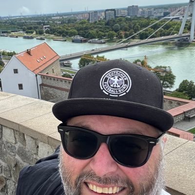 TweefAnwalt's profile picture. Kuh vom Eis Holer #HNX #TeamDatenschutz #FDP #FCB #HEC #WWU #Stolpersteine #LEGALIZEIT #GrüneSchleife #Ländle #DefundÖRR