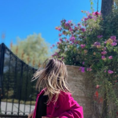 samiimeem's profile picture. هیچ اگر سایه پذیرد منم ان سایه هیچ