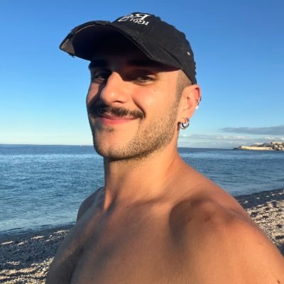 calvie_bradshaw's profile picture. hehe