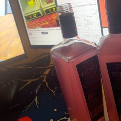 SnoBabySells's profile picture. 18|| complicated || nsfw|| hmu buyers|| 5’4 || Venmo me for my attention || If you think you know me.. no you don’t