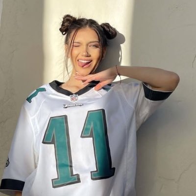 lstfulbabe's profile picture. Okay guys I’m back