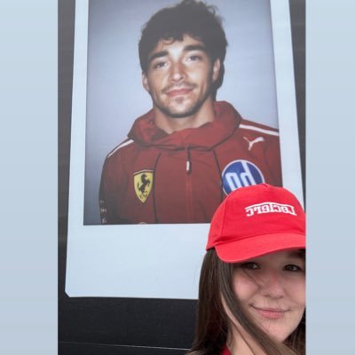 calmstarkey's profile picture. *•.¸♡real bands save fans, real fans save bands♡¸.•* - 📚