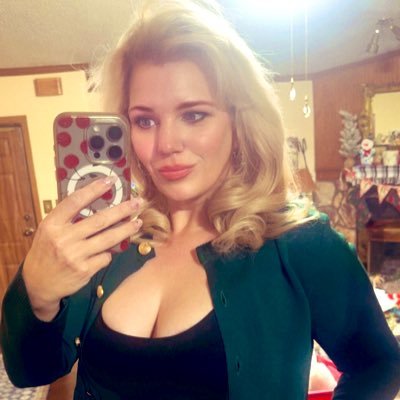 TxxsBeaut's profile picture. First gen. Czech. Texas born & raised. Christian. Homeschooling. Homesteading. Gardening. Bird watching. Football. Mother. I like to make jokes & pray a lot.