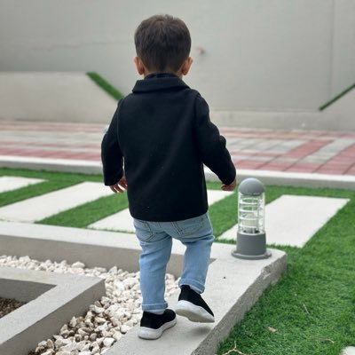 AdawaniM's profile picture. 