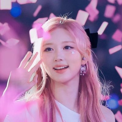J8218952149668's profile picture. 포리티🎀
