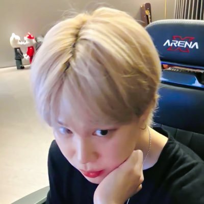 NorasBTSacct's profile picture. Jimin biased | 꼬지민 | fan of BTS since 2018 and former ARMY