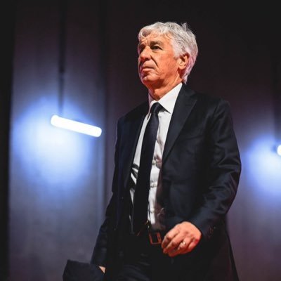 Savinooooooo's profile picture. Ivan Juric a détruit ma vie @roma_comps