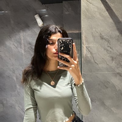dinaelsayeh's profile picture. i don't define myself with words i only use them to speak my mind