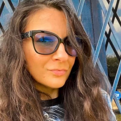 christina_tries's profile picture. D̳o̳e̳s̳ ̳s̳t̳u̳f̳f̳ ̳s̳o̳m̳e̳t̳i̳m̳e̳s̳.̳