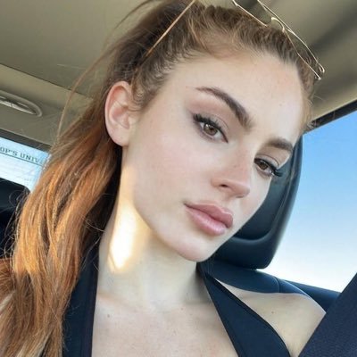 IrisWildsons's profile picture. Unbothered. Untamed. Unavailable.