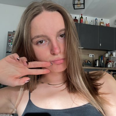 angl_brn2's profile picture. la seule chose qui va pas dans le projet pas comme @lrchr_e