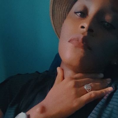 19____10's profile picture. 🇨🇲 « Patiemment, en silence sans se plaindre ». Dieu est bon, en tout temps 🙏🏼. @realmadrid 🤍. Food is My only one 🍲🥰. Cars 🫶