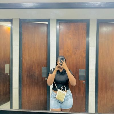 ArvbSooja's profile picture. Cruise ❤️and Music 〽️Fooball over some of you 😂