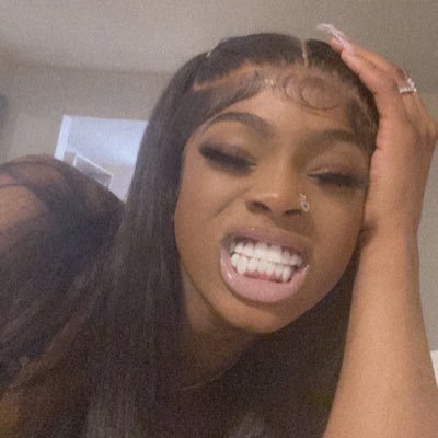 SluttMe_out's profile picture. 💦