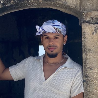 luscaoilv's profile picture. it's my ego • pesquisador com a personalidade moldada por sza, duquesa e urias