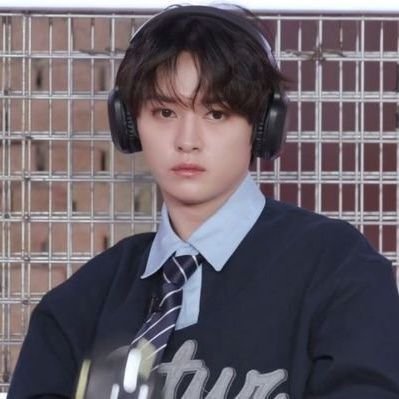 evilbunnyirino1's profile picture. Only StrayKids. 
Lee everywhere all around the X.
@GalatasaraySK