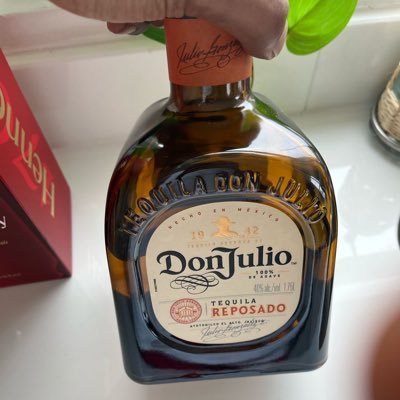 d_i_s_g_u_i_s_e's profile picture. let's grow together ❤️