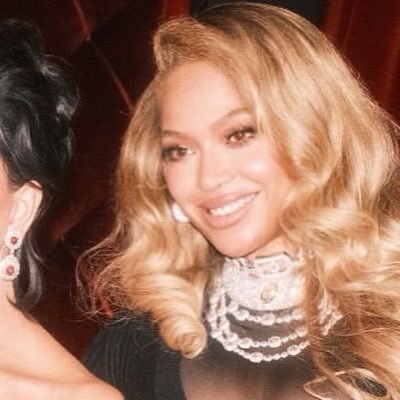 gisellesradio's profile picture. YAYAYAYAYAYAYAYAYA