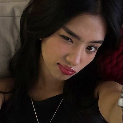 readsthv's profile picture. ⠀ vivendo para ler livros e ver musicais  𖹭 https://t.co/xbxK7f1aJm