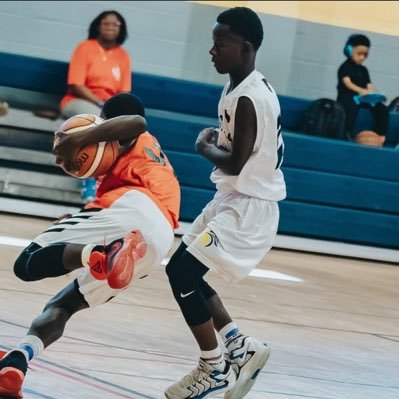 rjwitdashiftz's profile picture. Class of 2030 shifty gurad | Go to school at A lousie garland thomas school | 5’5,92lb | instagram - rj_witdahezi | number 344-0417 | ryansthilaire685@gmail.com