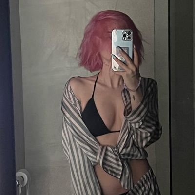 depp_sandr45129's profile picture. 