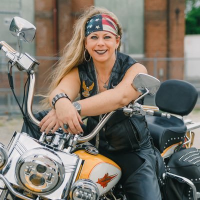 rondaray's profile picture. 