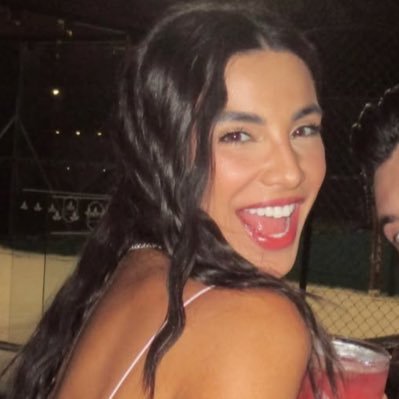 runsoph's profile picture. vivian voice's: nunca duvide do quanto você é especial.