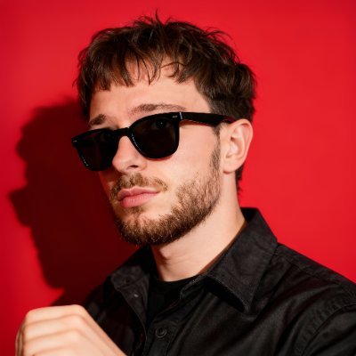 offline_graph's profile picture. Certified Gold Cover Artist📀
Credits: Scorey, White Widow, Vkie, Asster +
Inquires: offline.inquires@gmail.com
https://t.co/CAmm7dp0Nw