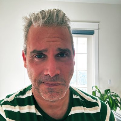 PonderTheSonder's profile picture. Sonder describes the feeling of realizing that every other person one encounters has a life as full and real as one's own.