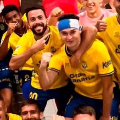 maudUDLP_'s profile picture. UD las palmas hasta la muerte💛💙 | andy robertson enthousiast |🇮🇨🇳🇱| she/her | @LFC , @feyenoord | #autismawareness #mentalhealthmatters