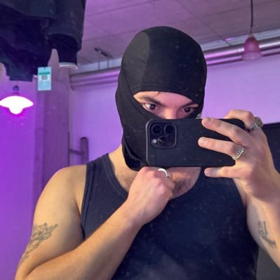 Adadamnz's profile picture. 26  🍉