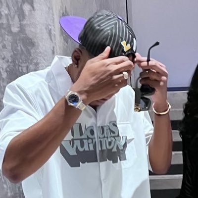 ShaadLewis_'s profile picture. God 1st , me directly after .