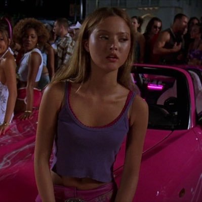 xvrlua's profile picture. 