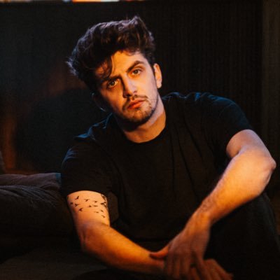 Valentinant__'s profile picture. Artistic Director - Film & digital Photographer - ex @OM_Officiel 
TFT Enjoyer - #KCORPWIN