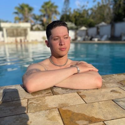 gianpereiraa's profile picture. já aguentei muita porra calado, e vou continuar aguentando 💆🏼