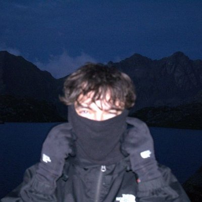 ryozfps's profile picture. dev c++/java/python 
retired cs player