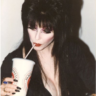 hamal_99's profile picture. Acid ('n oder drugs) ✨• (satãn)Áries ♈️ • Bruxa Natural🔮🥀 • Amante de Música, gatos e chás 🎶🐈‍⬛