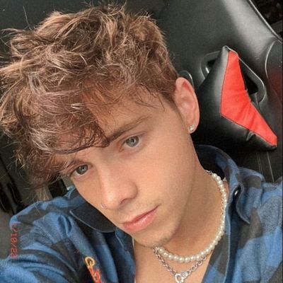 polaroidjakey's profile picture. I'm not thinking 'bout you ; #AvGeek
(he/him)🇻🇪