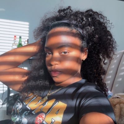 KBnextdoor_'s profile picture. | 🍫🇯🇲 | #CaneGang🙌🏾🏈 | Firefighter/AEMT🚨👩🏾‍🚒|