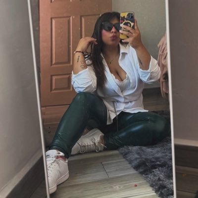 AndreaAlv13's profile picture. Facebook : Andrea Alvarado 
Feminista 💜💚Activista de los derechos de las mujeres y la niñez💜🔥
Apoyo para mujeres que sufren violencia. 
Instagram :andiialv