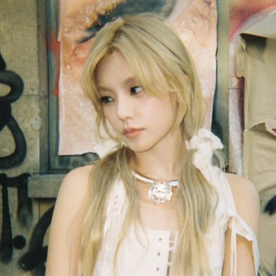 lovsyeddeong's profile picture. me + @ITZYofficial = ♡
