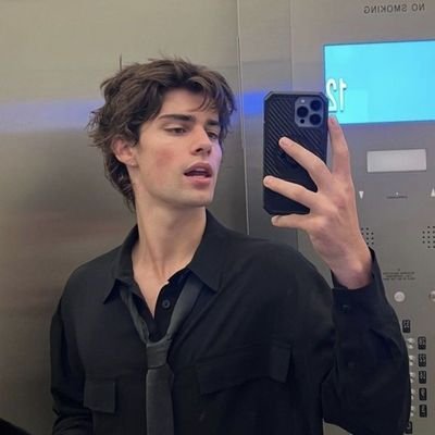 TAZC0V's profile picture. ⠀⠀⠀⠀  ❛⁠ ❛ 𝙺𝚗𝚎𝚎𝚜. 𝙽𝚘𝚠
 ⠀⠀⠀⠀