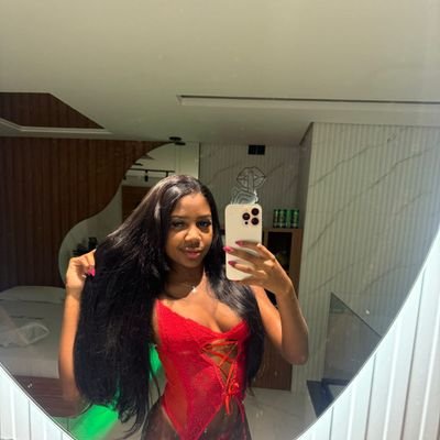 EiKeshylaMaria's profile picture. Se você não pode falar bem de uma pessoa, é melhor não dizer nada.