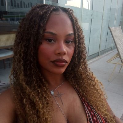 europiia_'s profile picture. mente instável para um corpo gostoso